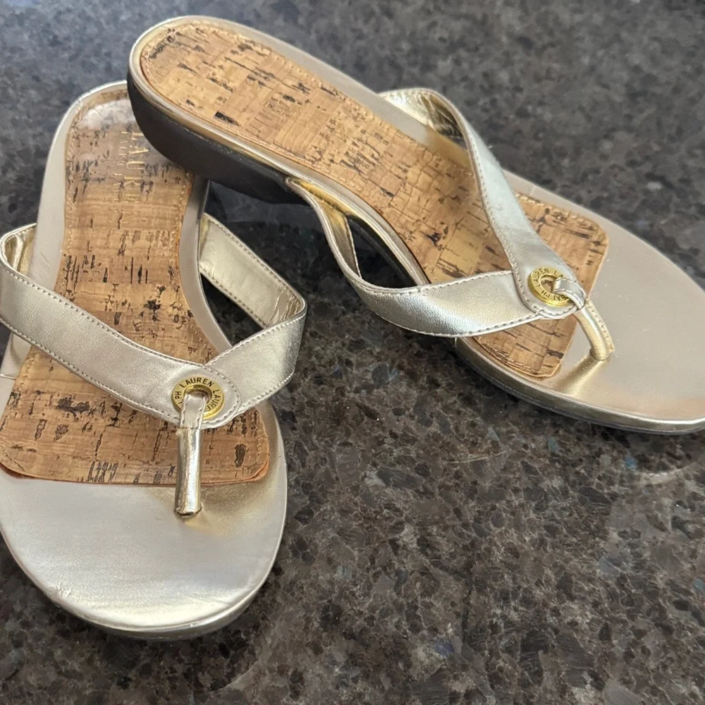 Ralph Lauren Metallic Gold Cork-Detail Thong Sandals Flip Floos - Size 8 - NWOT - Picture 3 of 7